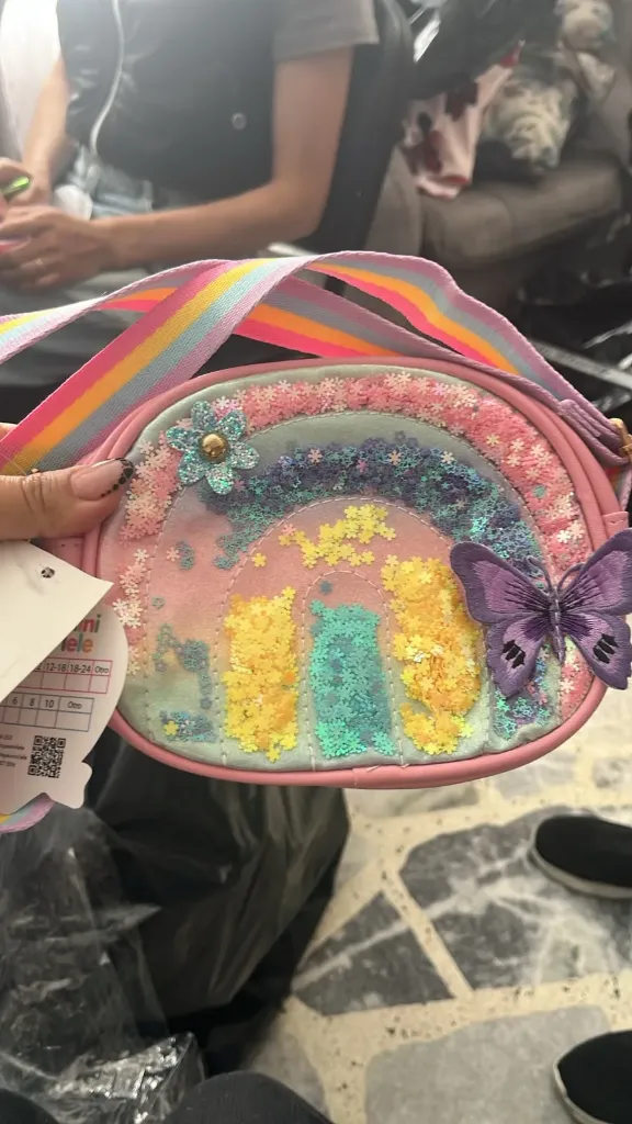 [LELE ' 00213] CARRIEL ROSADO DE ARCOIRIS